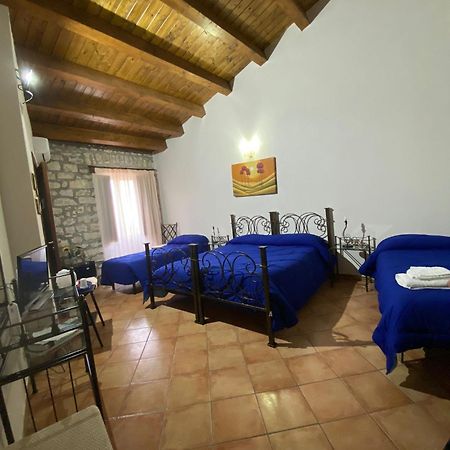 Affittacamere La Cartiera Palazzo Adriano Extérieur photo